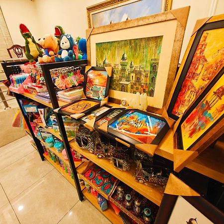 Hayyat Luxury Hotel Suites Лахор Экстерьер фото