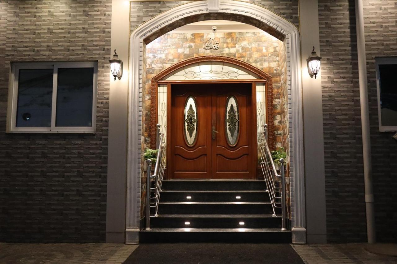 Hayyat Luxury Hotel Suites Лахор Экстерьер фото